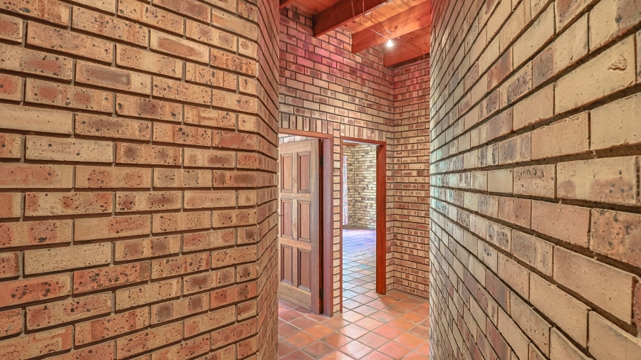 4 Bedroom Property for Sale in Waagfontein North West